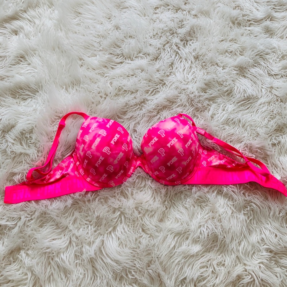 V.S.  PINK bra